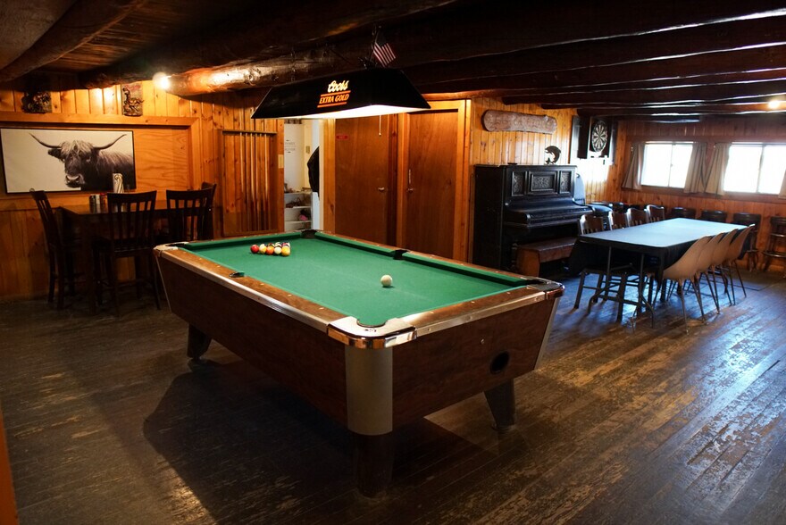 More Photos Of 20 Forest Rd S, Martinsdale Hotel For Sale