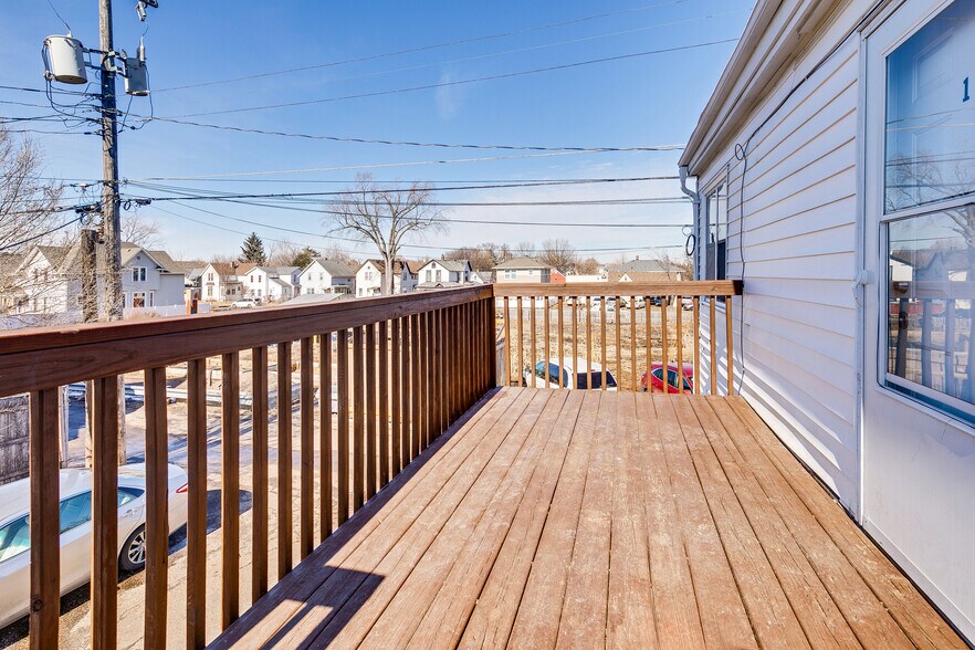 More Photos Of 609-611 N Dale St N, Saint Paul Storefront Retail Residential For Sale