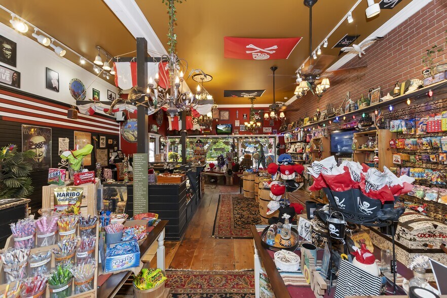 More Photos Of 40728 Village Dr, Big Bear Lake Storefront For Sale