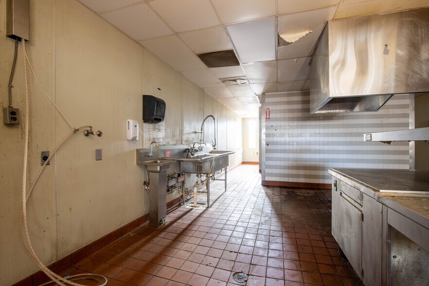 More Photos Of 14109 Highway 226 S, Spruce Pine General Retail For Sale