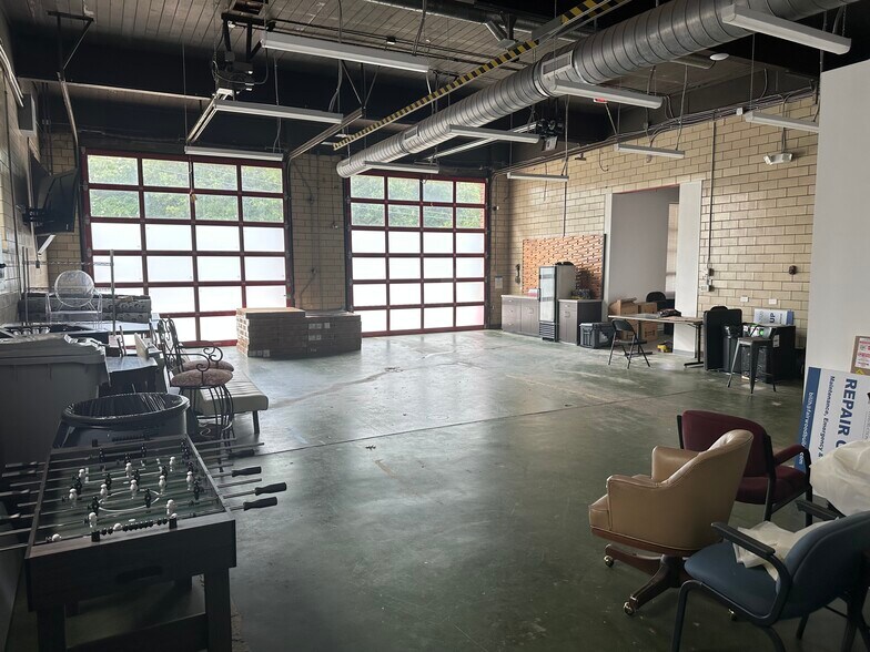 More Photos Of 2136 Remount Rd, Charlotte Loft Creative Space For Lease