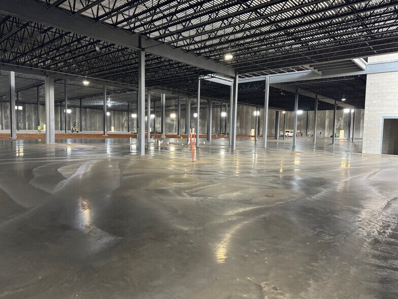 More Photos Of Cellar Dr @ Faultless Dr, Ashland Manufacturing For Lease