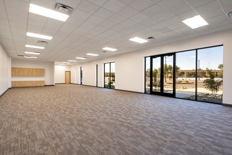 More Photos Of 811 W Warner Rd, Tempe Distribution For Sale