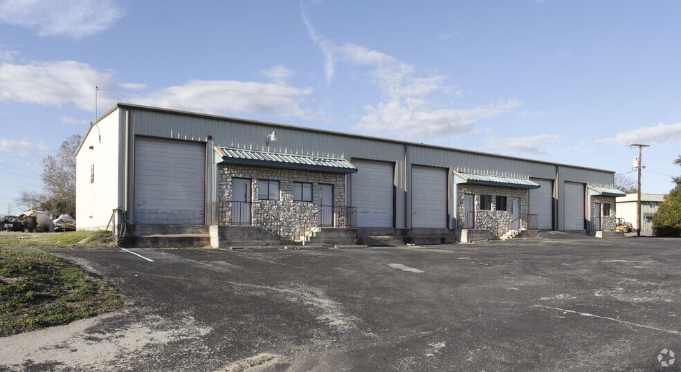 Primary Photo Of 800 Brandi Ln, Round Rock Warehouse For Lease