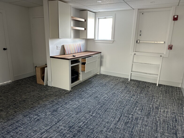 More Photos Of 30 Coronado Rd, Warwick Service For Lease