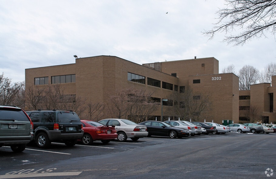 More Photos Of 3202 Tower Oaks Blvd, Rockville Medical For Lease