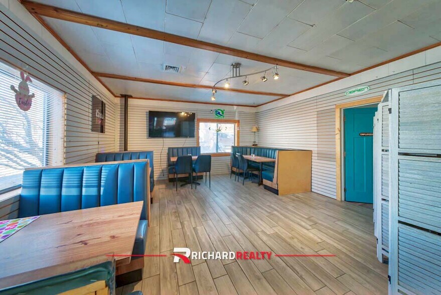 More Photos Of 12 Boysen Marina Rd, Shoshoni Marina For Sale