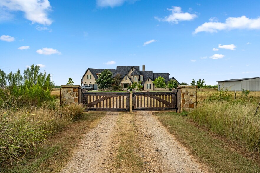 More Photos Of 2538 County Road 223, Floresville Land For Sale