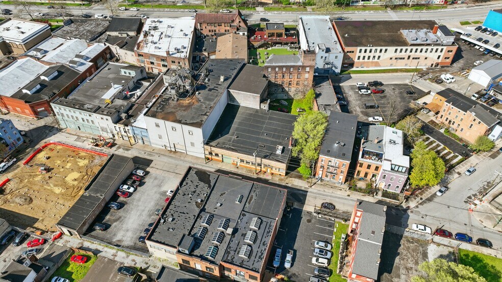 More Photos Of 2025 Dunlap St, Cincinnati Light Manufacturing For Sale