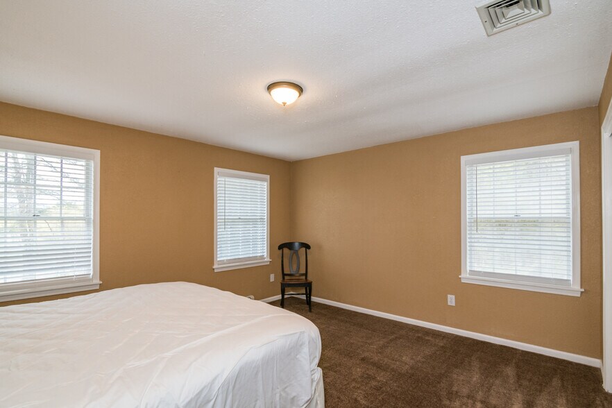 More Photos Of 154 S Mountain Rd, Northfield Schools For Sale