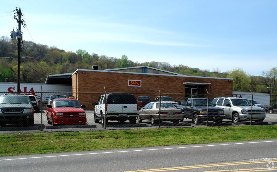 More Photos Of 2650 Western Ave, Knoxville Truck Terminal For Sale