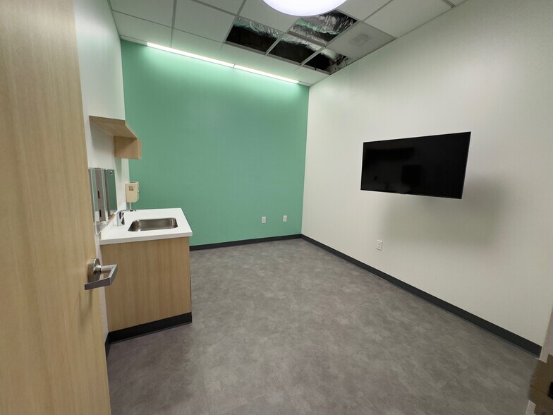 More Photos Of 8931-8947 W Atlantic Blvd, Coral Springs Unknown For Lease