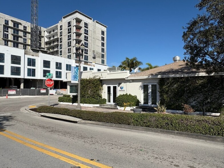 More Photos Of 2500 Broadway, West Palm Beach Restaurant For Lease