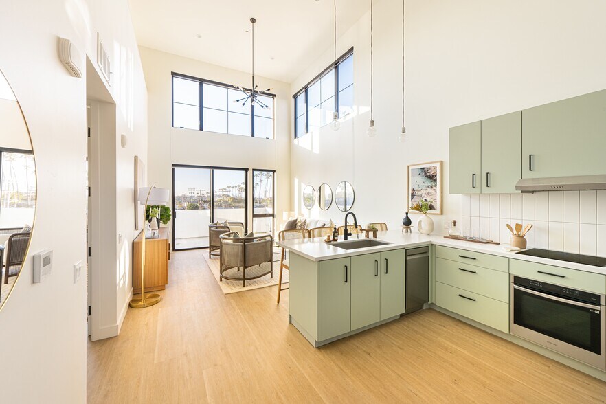 More Photos Of 1931 S Coast Hwy, Oceanside Apartments For Sale