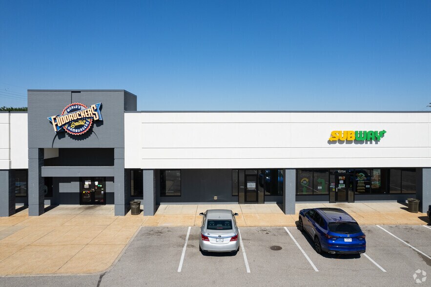 More Photos Of 10722-10760 Sunset Hills Plz, Saint Louis Storefront For Lease