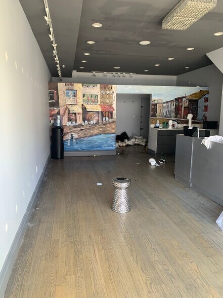 More Photos Of 4410 16th Ave, Brooklyn Storefront Retail Residential For Lease