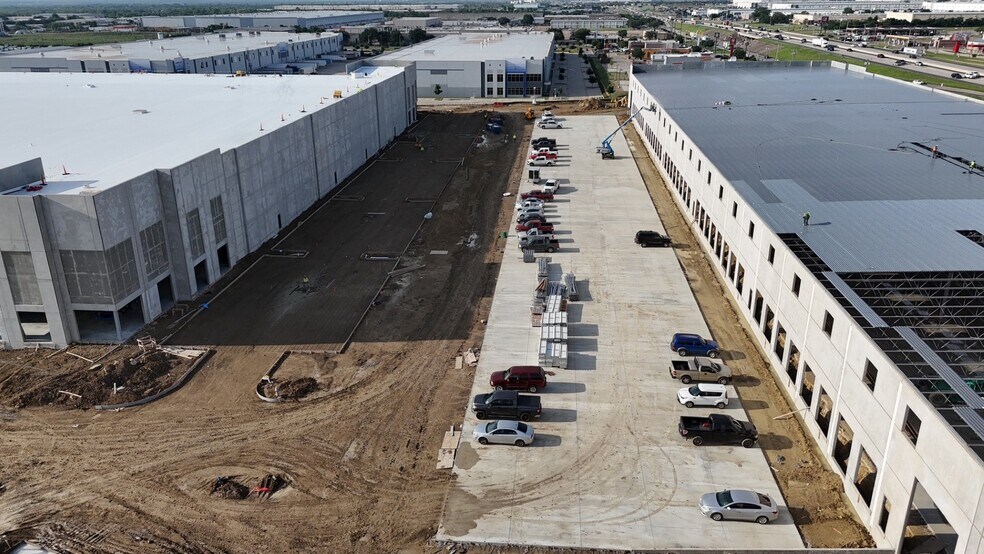 More Photos Of 7901 South Fwy, Fort Worth Unknown For Lease