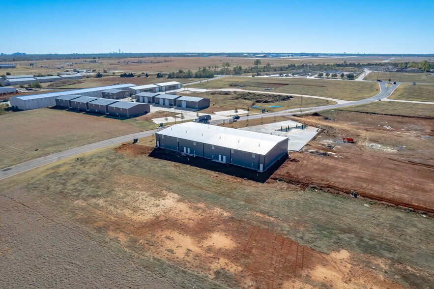 More Photos Of 8101 Silver Xing, Oklahoma City Unknown For Lease
