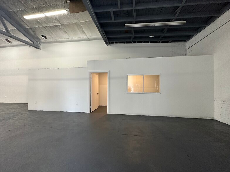 Primary Photo Of 1710 E 57th St, Los Angeles Manufacturing For Lease