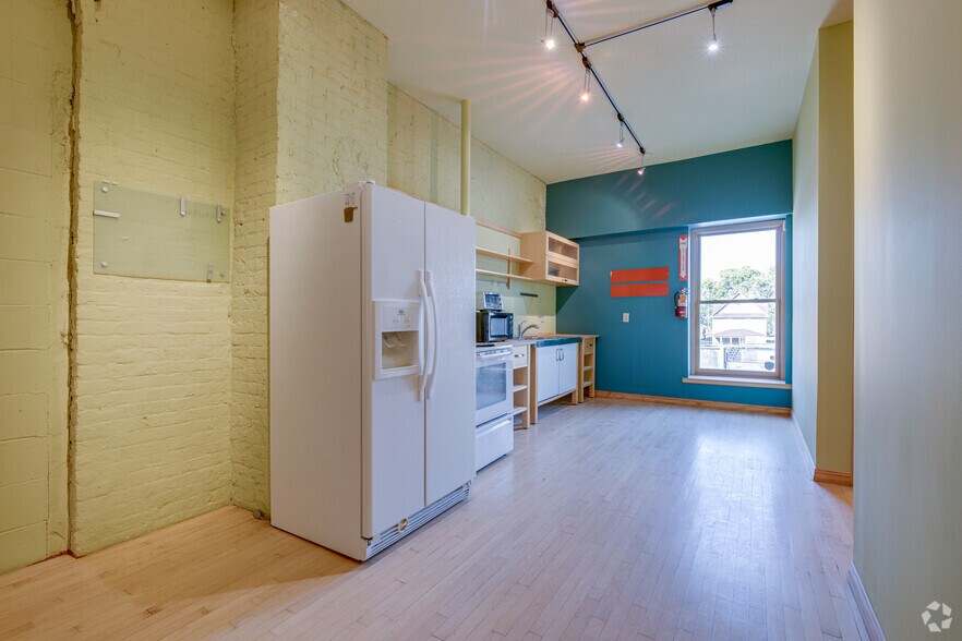 More Photos Of 2604 S Lyndale Ave, Minneapolis Office For Lease
