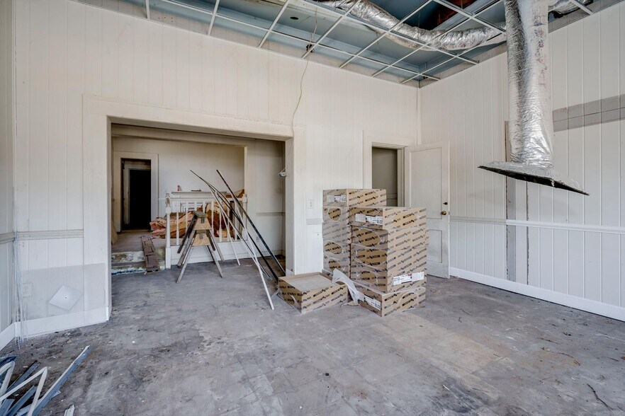 More Photos Of 111 Main Street, Lincolnton Flex For Sale