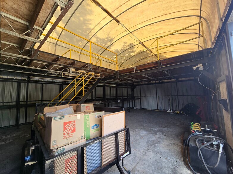 More Photos Of 1015 E Dr Martin Luther King Jr Blvd, Tampa Flex For Sale
