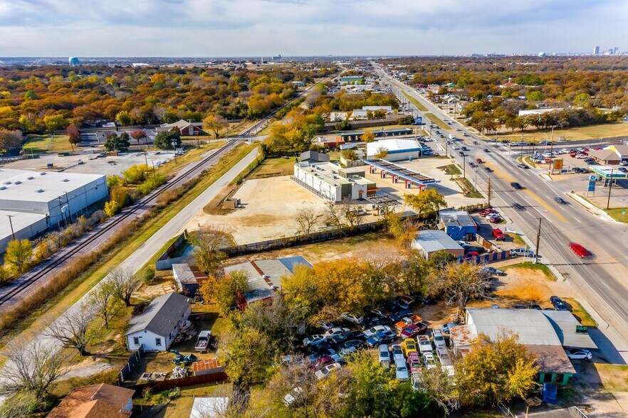 More Photos Of 4140 Mansfield Hwy, Forest Hill Warehouse For Sale