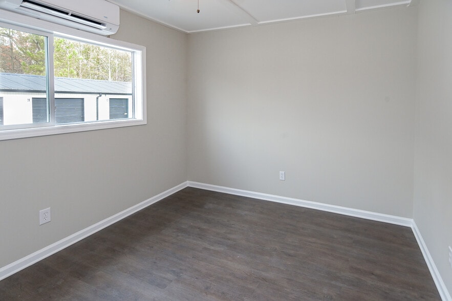 More Photos Of 9582 Heart of Dixie hwy, Arab Self Storage For Sale