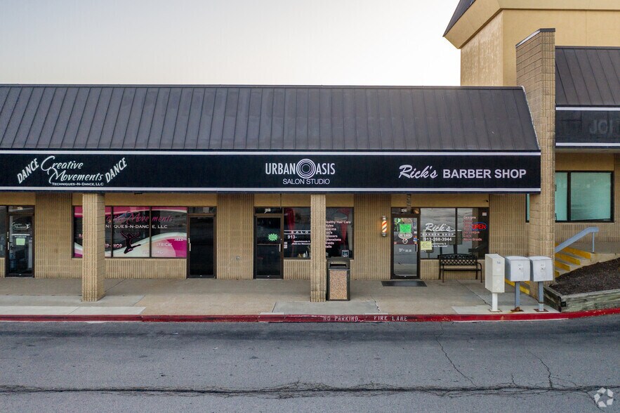 More Photos Of 6415-6471 Quivira Rd, Shawnee General Retail For Lease