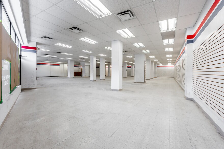 More Photos Of 5750-5764 Rue Sherbrooke O, Montréal Apartments For Lease