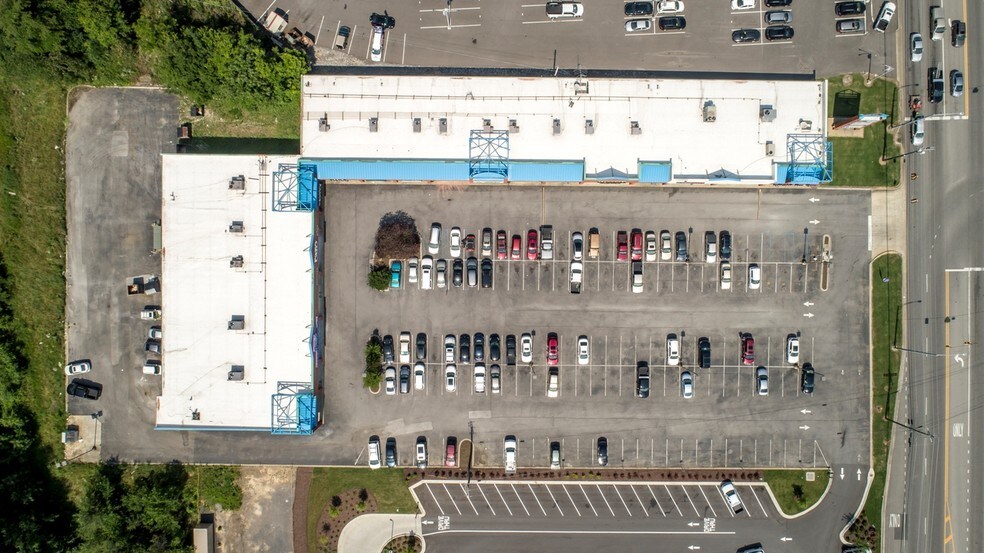 More Photos Of 1906 Glenn Blvd SW, Fort Payne Storefront Retail Office For Lease