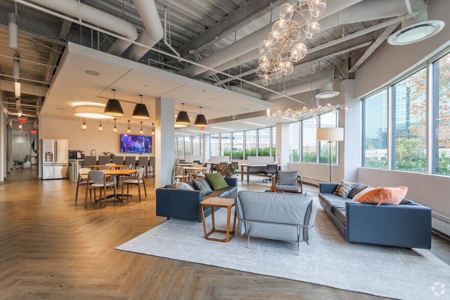 More Photos Of 8260 Greensboro Dr, McLean Office For Lease