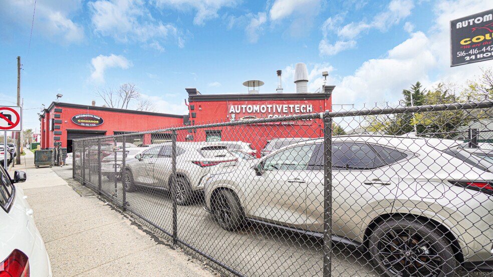 More Photos Of 10 Jerusalem Ave, Hempstead Auto Repair For Sale