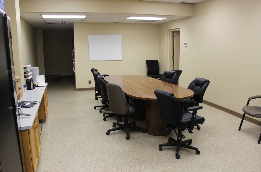 More Photos Of 10538 114th St NW, Edmonton Office For Sale