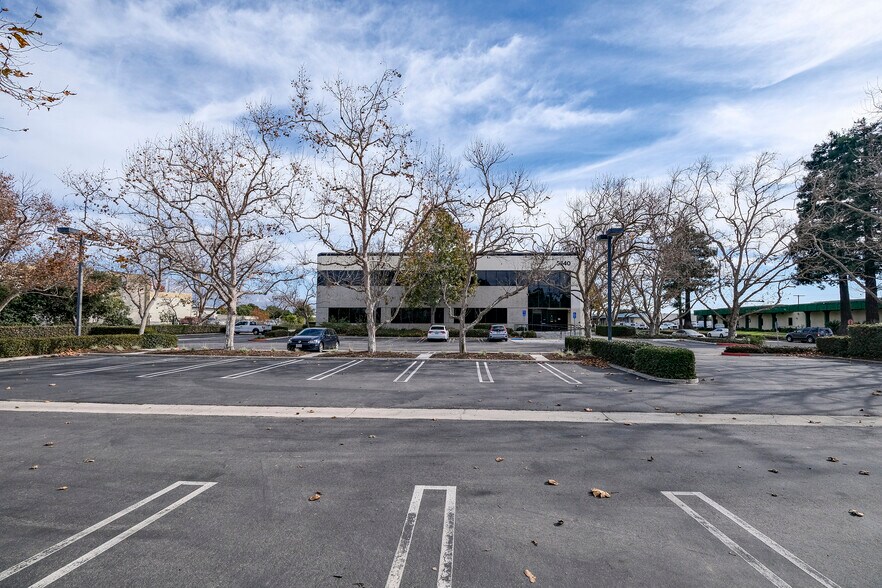 More Photos Of 5540 Ekwill St, Santa Barbara Flex For Sale