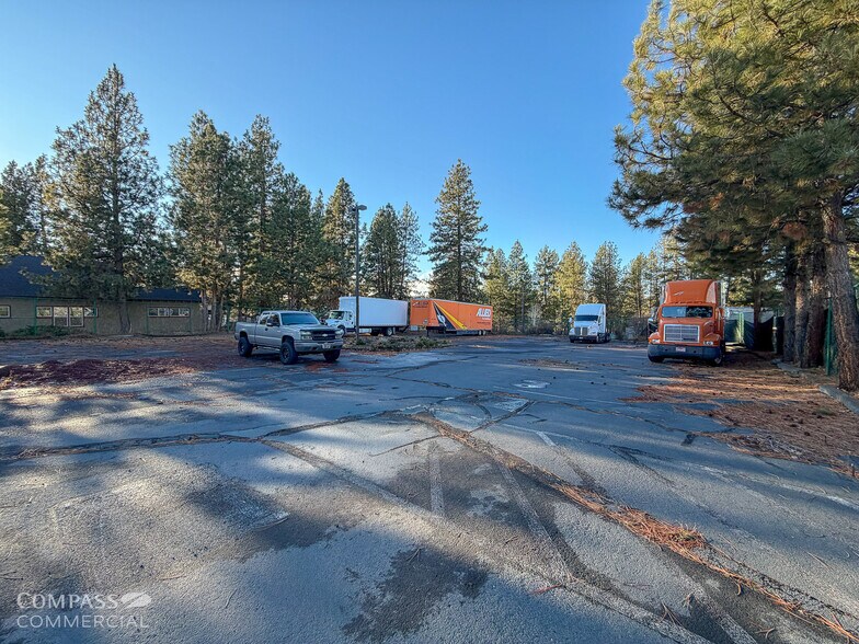 More Photos Of 1010 Emkay Dr, Bend Land For Lease