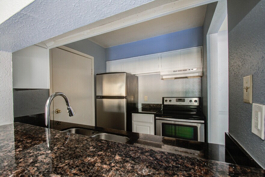 More Photos Of 12506 Ashford Meadow Dr, Houston Apartments For Sale