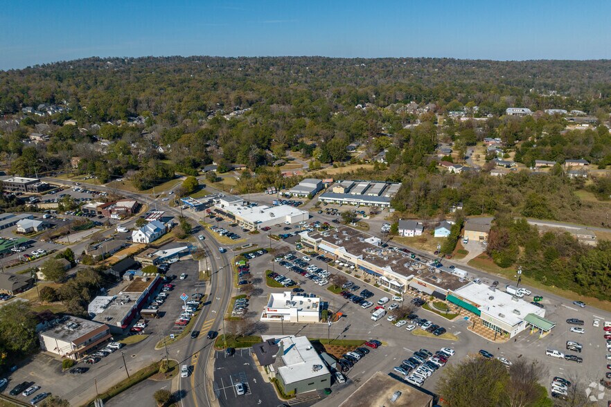 More Photos Of 3134-3172 Cahaba Heights Plz, Birmingham Unknown For Lease