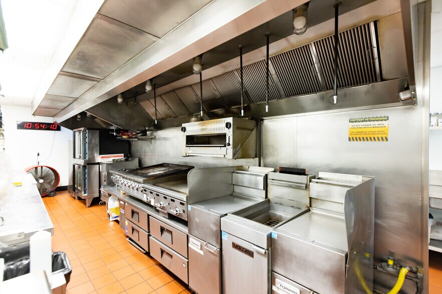 More Photos Of 311 Union St, The Dalles Restaurant For Sale