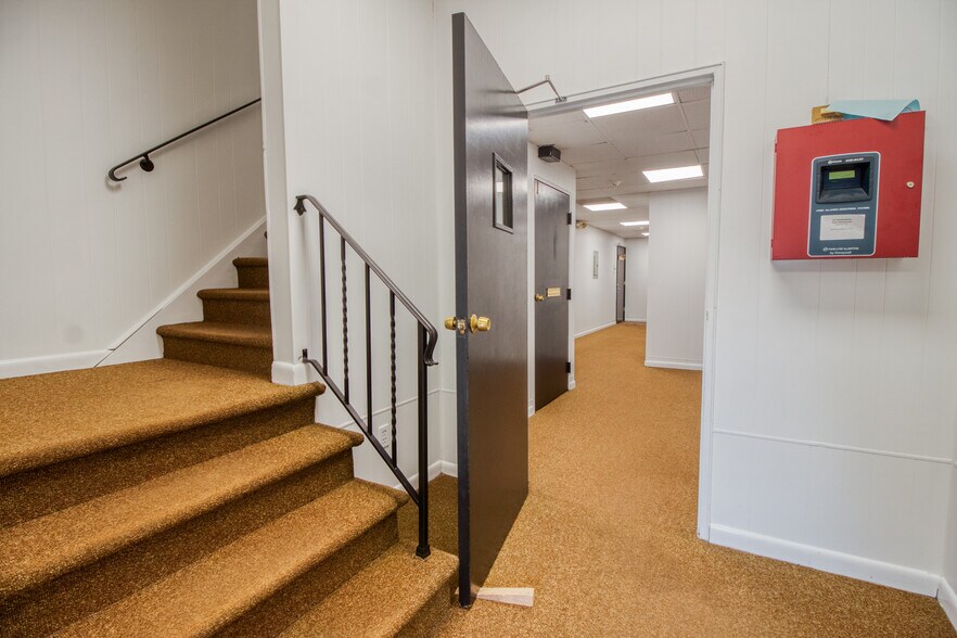 More Photos Of 101 West St, Hillsdale Office For Lease