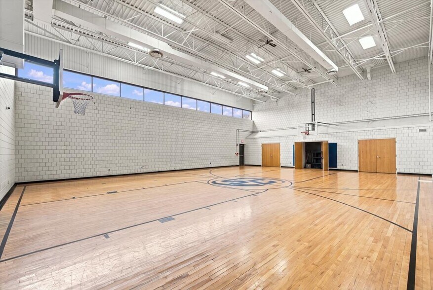 More Photos Of 301 Obetz Rd, Columbus Specialty For Sale
