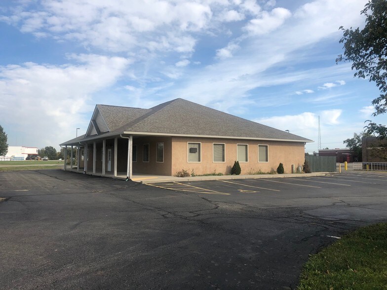 More Photos Of 333 Mill Creek Dr, Marysville Restaurant For Sale