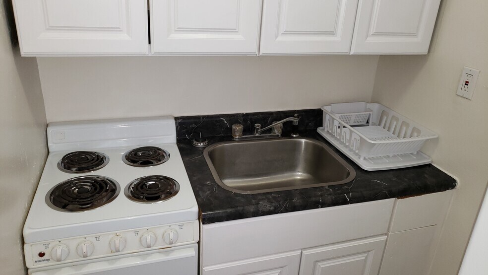 More Photos Of 1101 Washington Ave, Alton Apartments For Sale