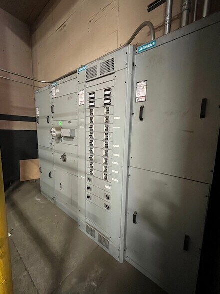 More Photos Of 1280 I St, Reedley Warehouse For Lease