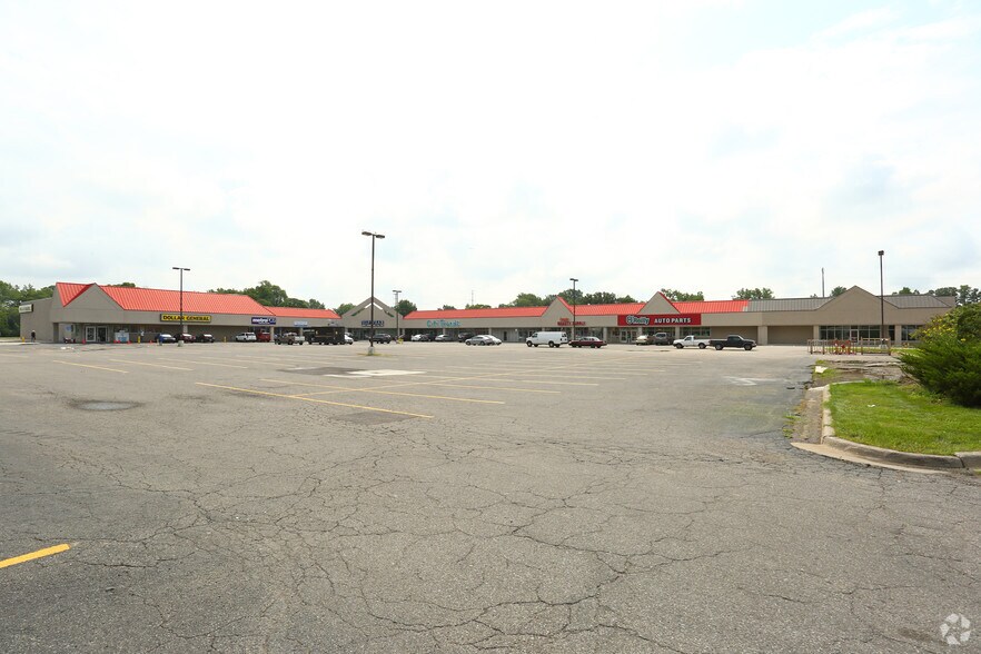 Primary Photo Of 27425-27565 Michigan Ave, Inkster Unknown For Lease