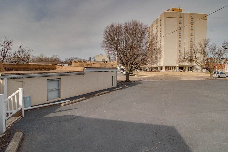 More Photos Of 344 St Louis ave, East Alton Office For Sale