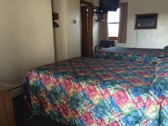 More Photos Of 100 Silver St, Hurley Hotel For Sale