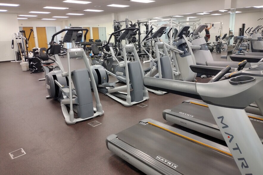 More Photos Of 555 International Way, Springfield Office For Lease