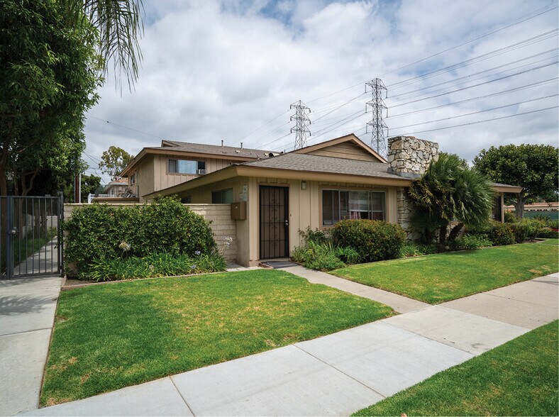 More Photos Of , Anaheim Multifamily For Sale