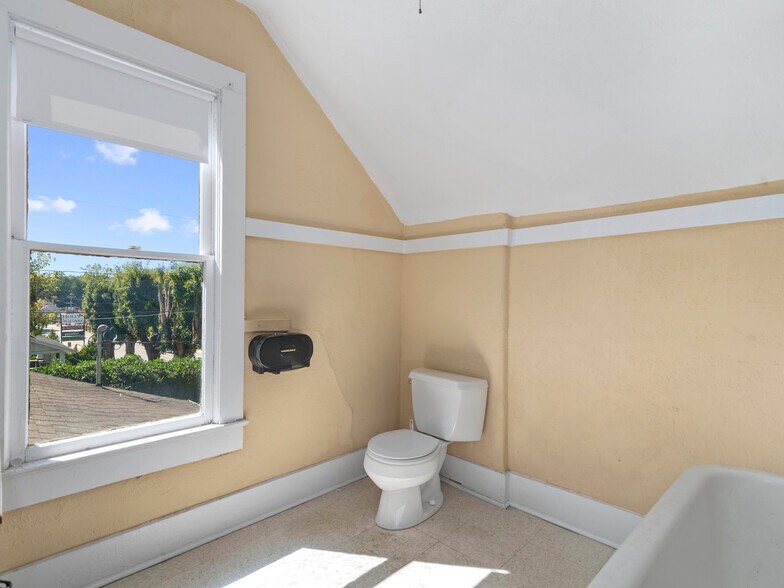 More Photos Of 99 Walnut St, Waynesville Office Residential For Sale